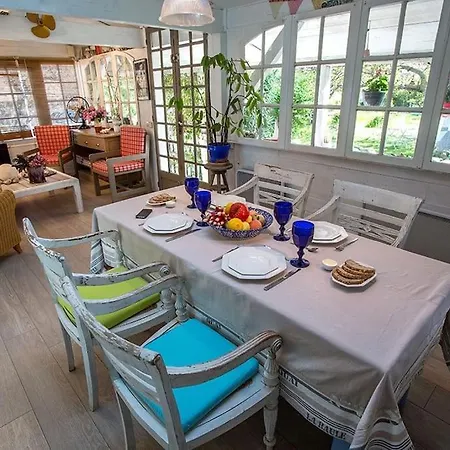Casa vacanze Original And Quiet House Near Arles, Camargue Fourques (Gard)